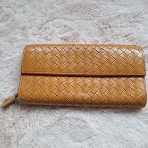 Authentic Bottega Veneta Intrecciato Wallet